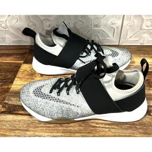 Nike Zoom Womens Tennis Shoes Sz 8.5